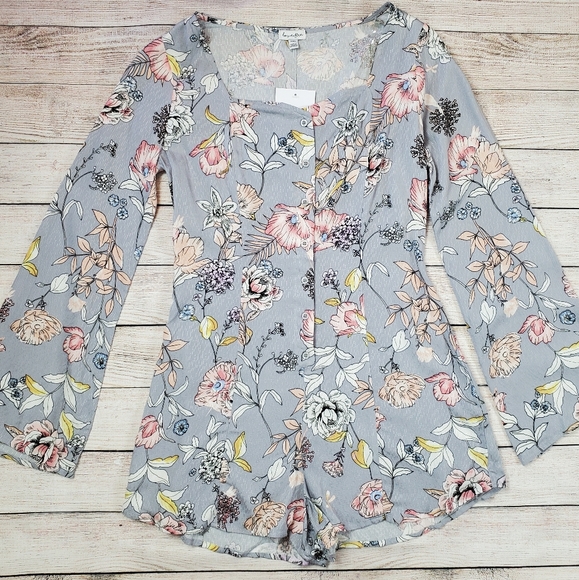 lovefire Pants - Lovefire romper NWT bell sleeved grey floral print